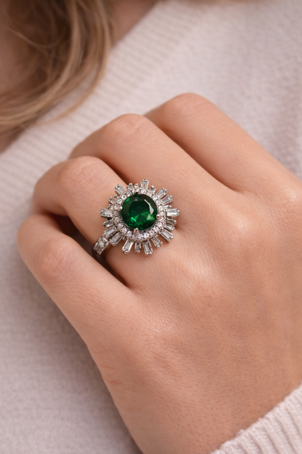 Emerald Halo Royale Ring - Image 5