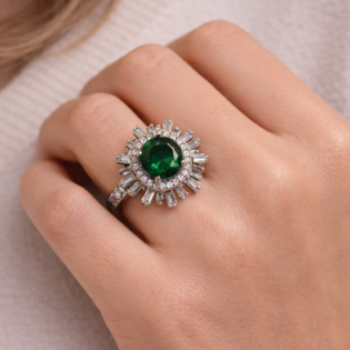 Emerald Halo Royale Ring - Image 4