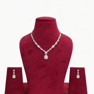 Silver Royale Cascade Necklace - Image 4
