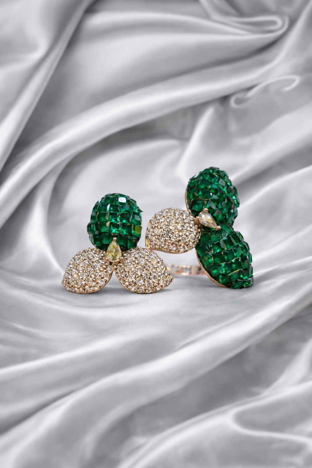 Emerald Petal Silver Ring - Image 3