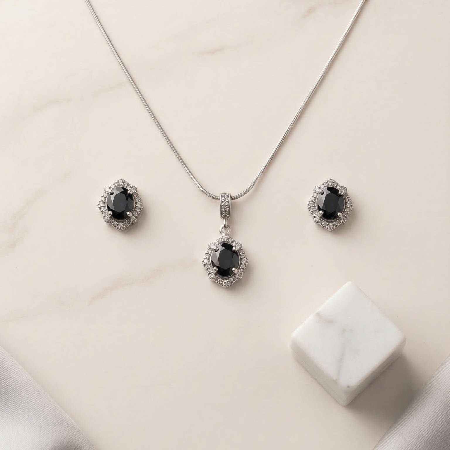 Midnight Halo Silver Pendant Set