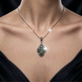 Royal Emerald Grace Silver Pendant Set - Image 4