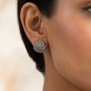 Antique Noir Rose Stud Earrings - Image 6