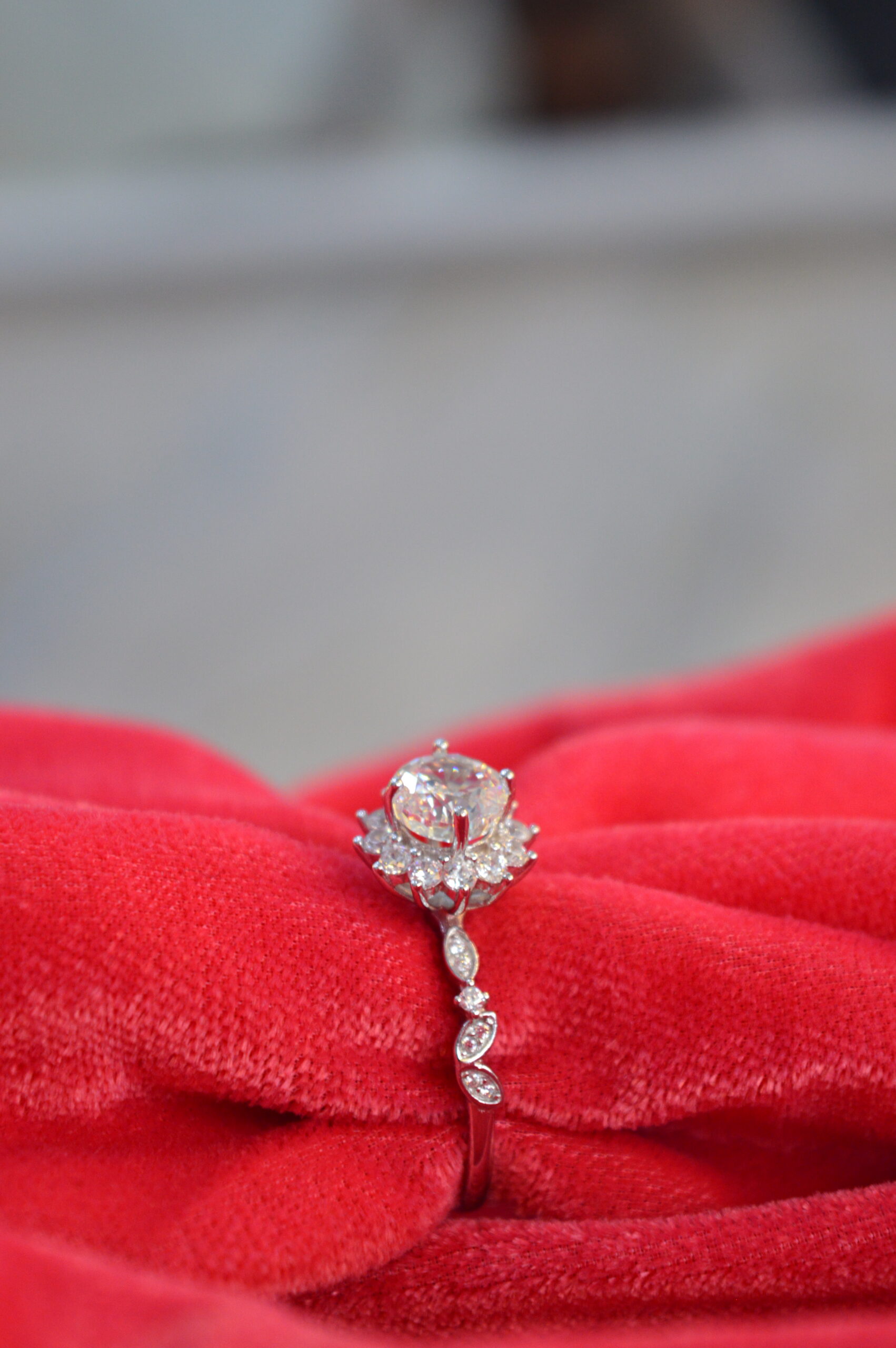 Aurora Starburst Halo Ring - Image 2