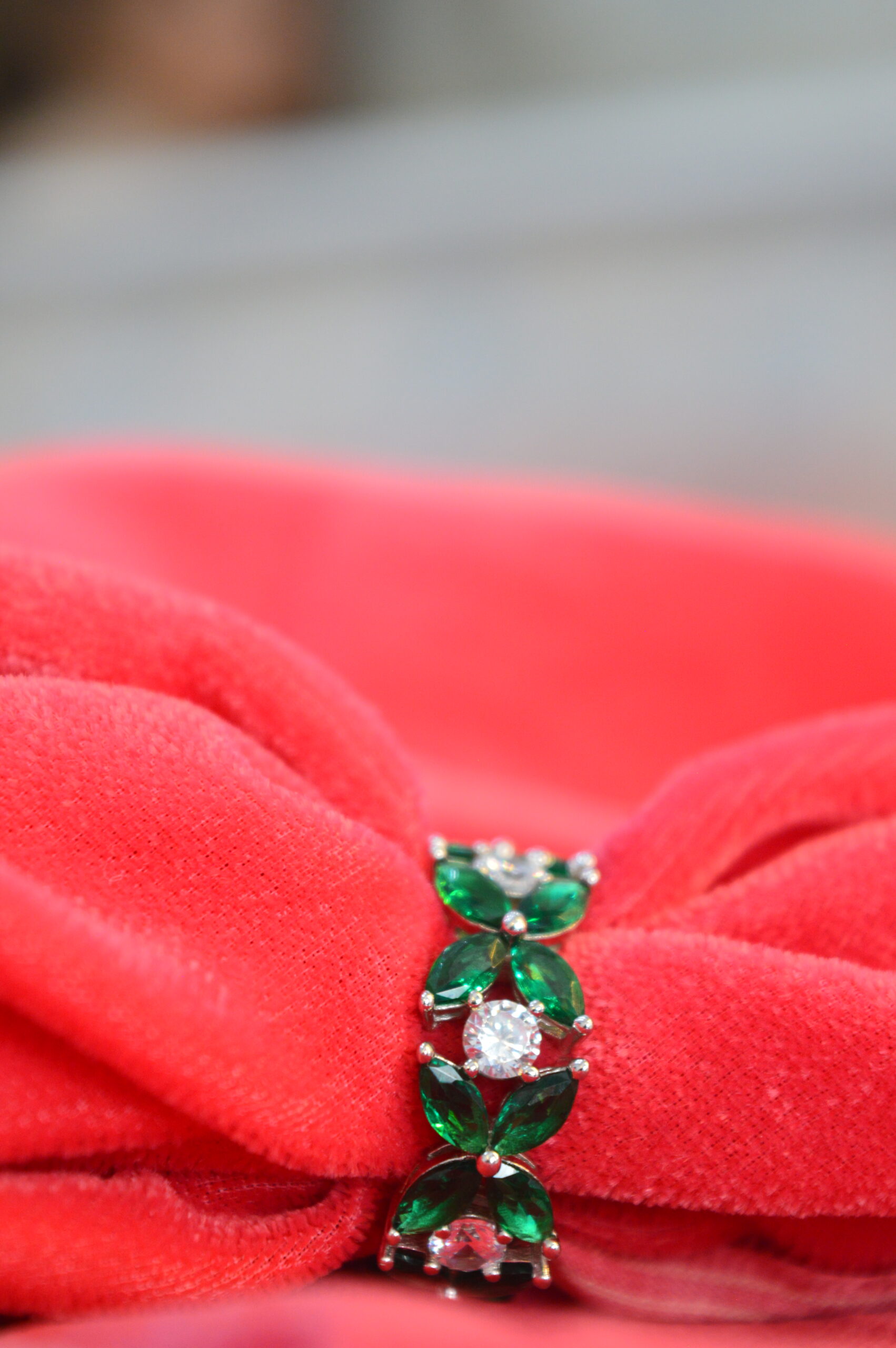 Emerald Vine Silver Ring - Image 2