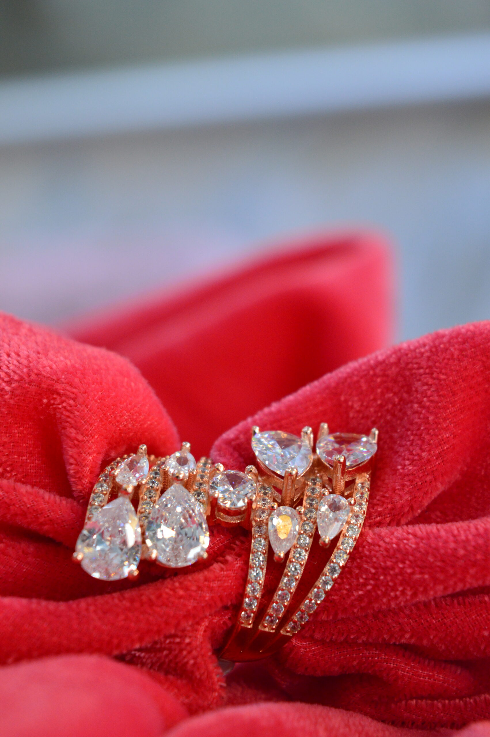 Luminous Cascade Silver Ring - Image 2