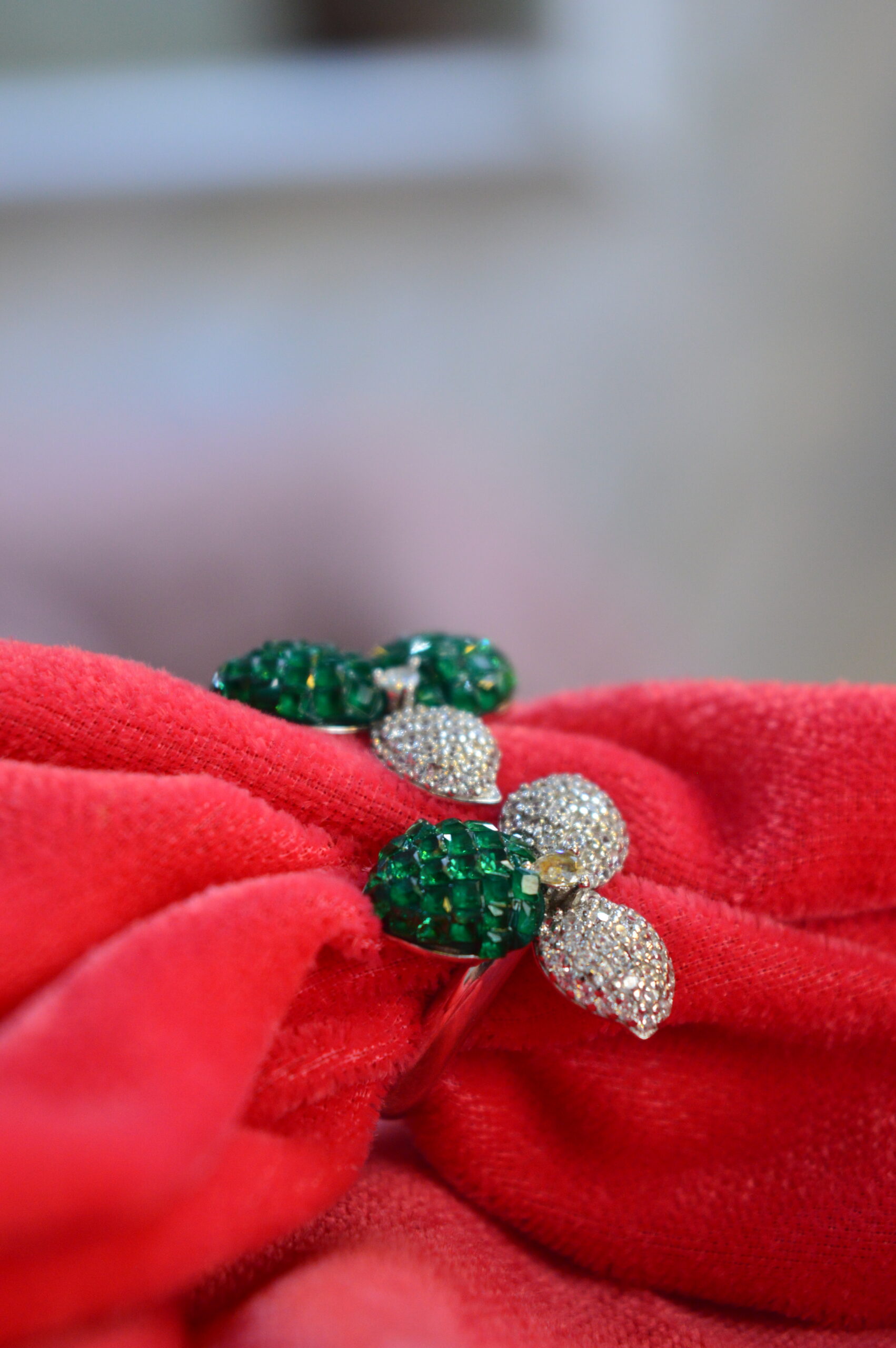 Emerald Petal Silver Ring - Image 2