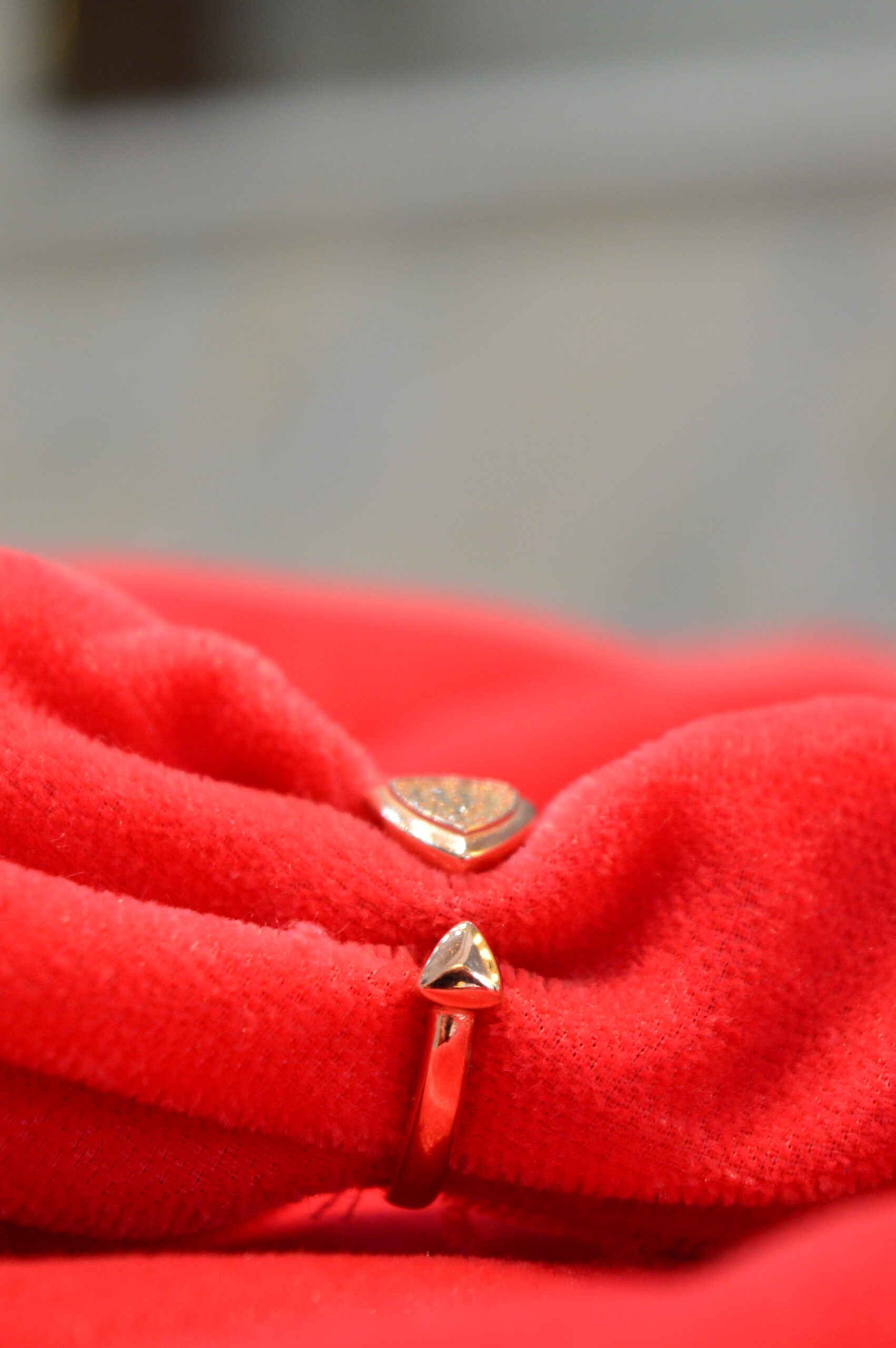 Rose Arrow Spark Ring - Image 2