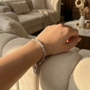Silver Serene Twist Bracelet - Image 5