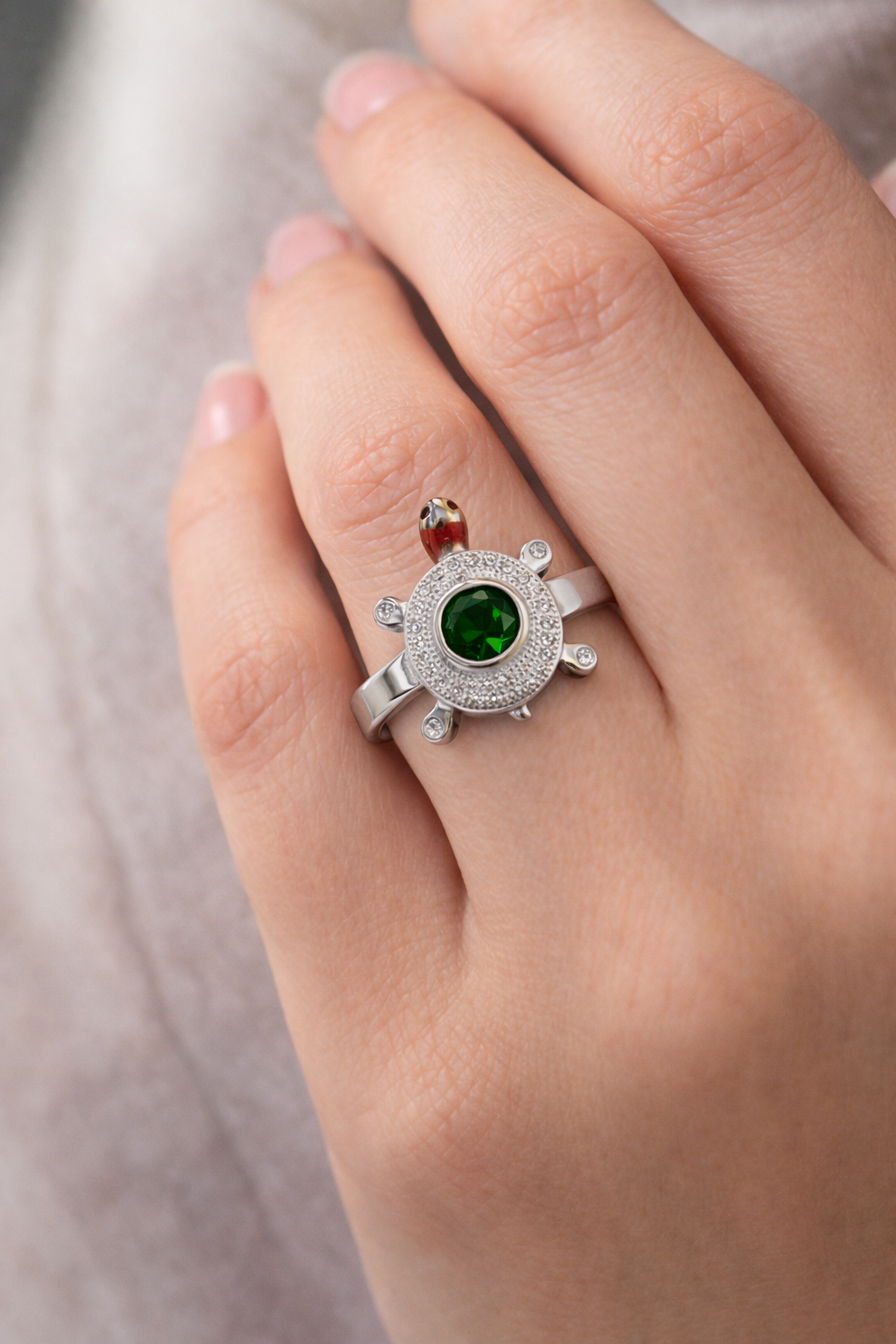 Ladybug Helm Emerald Ring - Image 4