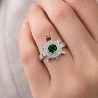 Ladybug Helm Emerald Ring - Image 2