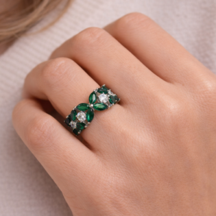Emerald Vine Silver Ring - Image 2