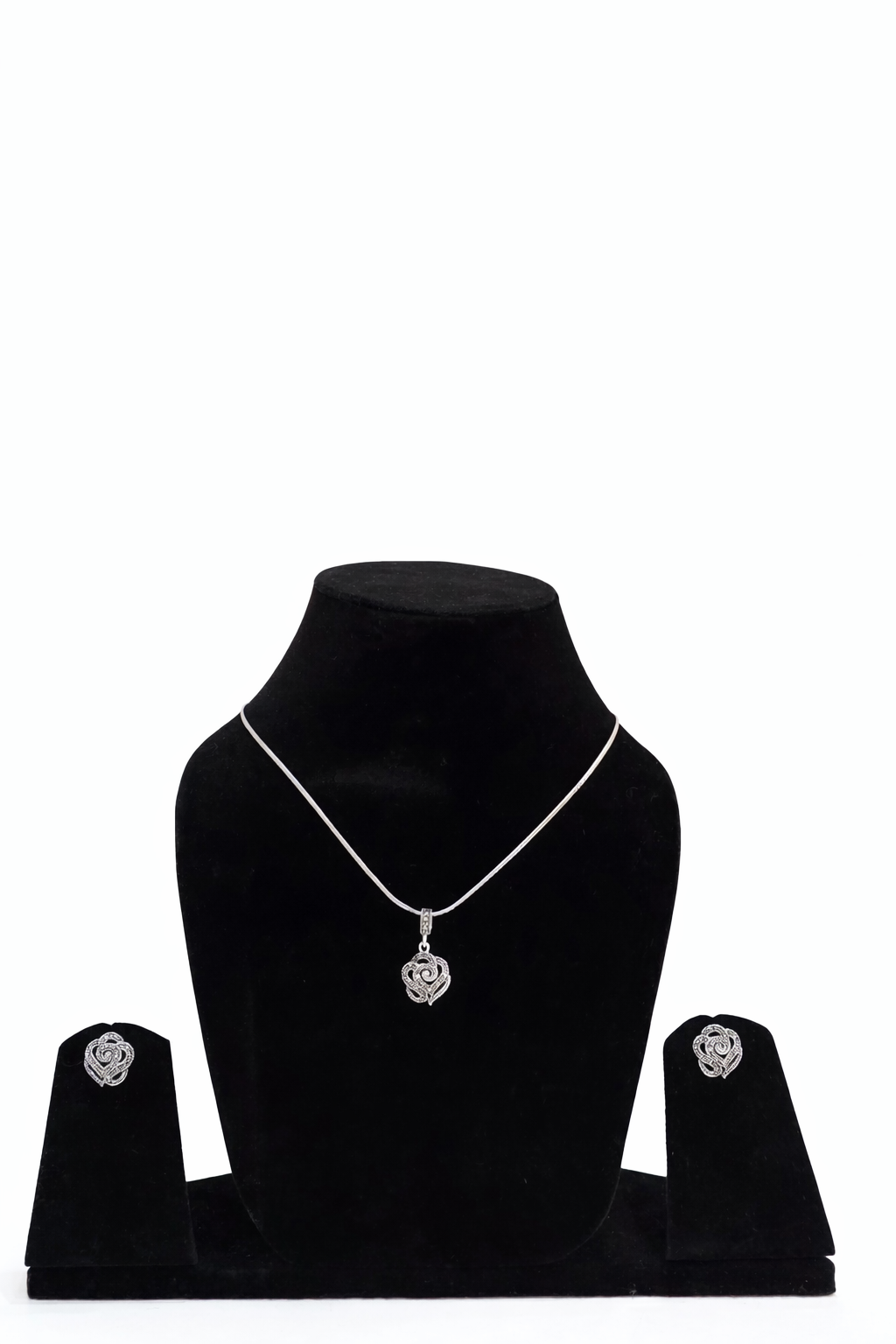 Eternal Knot Silver Pendant Set