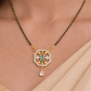 Suvarna Viraasat Emerald Charm Mangalsutra - Image 2