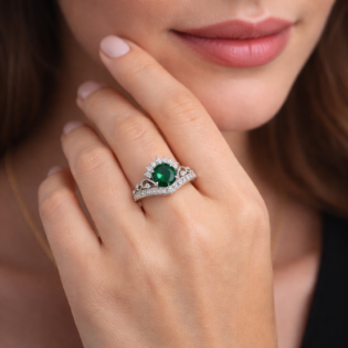 Emerald Crown Royale Ring - Image 2