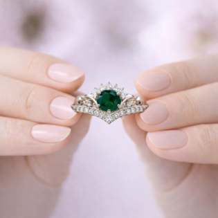 Emerald Crown Royale Ring - Image 5