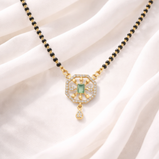 Suvarna Viraasat Emerald Charm Mangalsutra