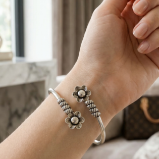 Pushpika Bloom Silver Bracelet - Image 2