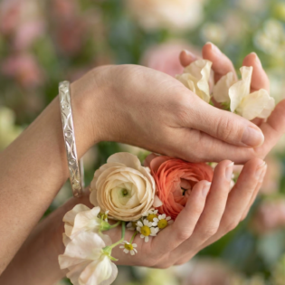Zariya Grace Silver Kada Bracelet - Image 2