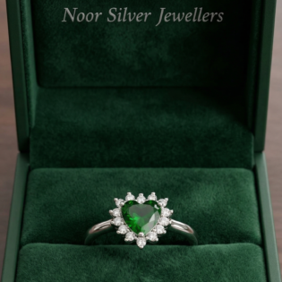 Emerald Heart Radiance Ring - Image 5