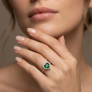 Emerald Heart Radiance Ring - Image 3