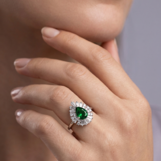 Emerald Radiance Halo Ring - Image 2