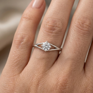 Silver Radiant Eye Solitaire Ring - Image 4