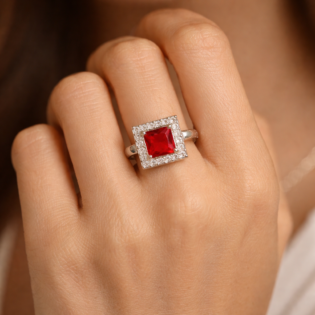 Crimson Crown Elegance Ring - Image 2