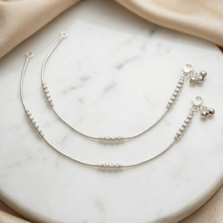 Mira Glow Silver Anklet