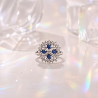 Nivara Star Ring