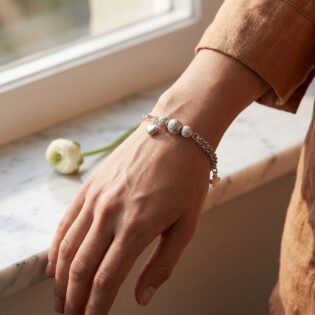 Velmira Heart Bead Bracelet - Image 2